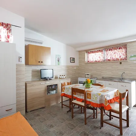 Sofia 2 Apartment Torre Lapillo